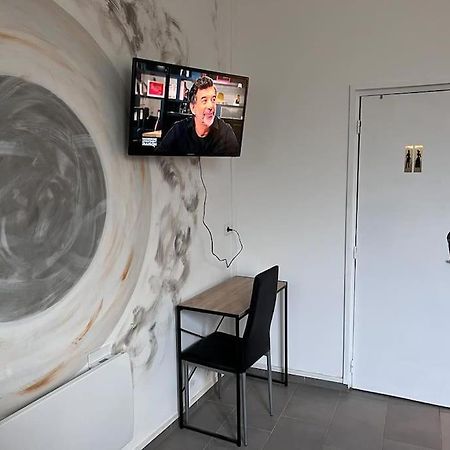 Appartement Idealement Situe モントロー・フォー・ヨンヌ エクステリア 写真