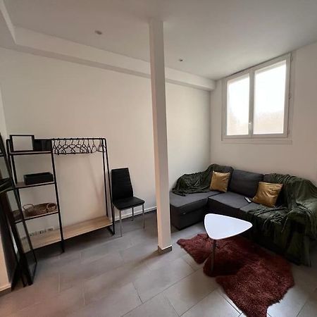 Appartement Idealement Situe モントロー・フォー・ヨンヌ エクステリア 写真