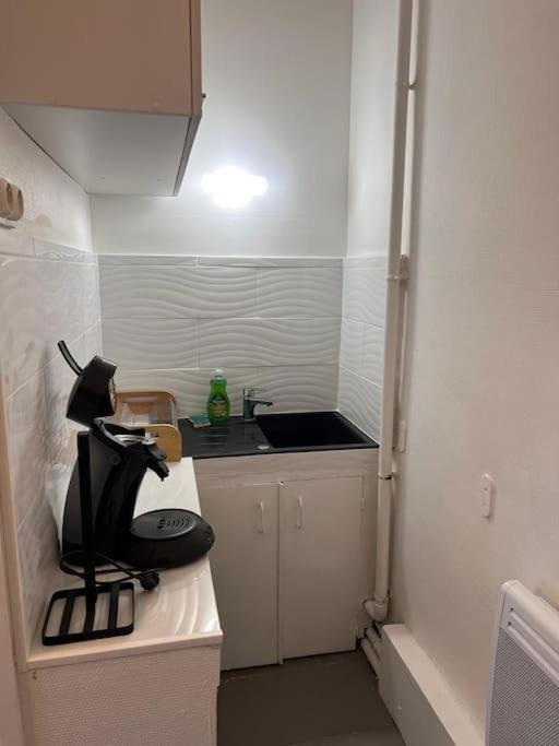 Appartement Idealement Situe モントロー・フォー・ヨンヌ エクステリア 写真