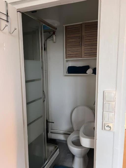 Appartement Idealement Situe モントロー・フォー・ヨンヌ エクステリア 写真